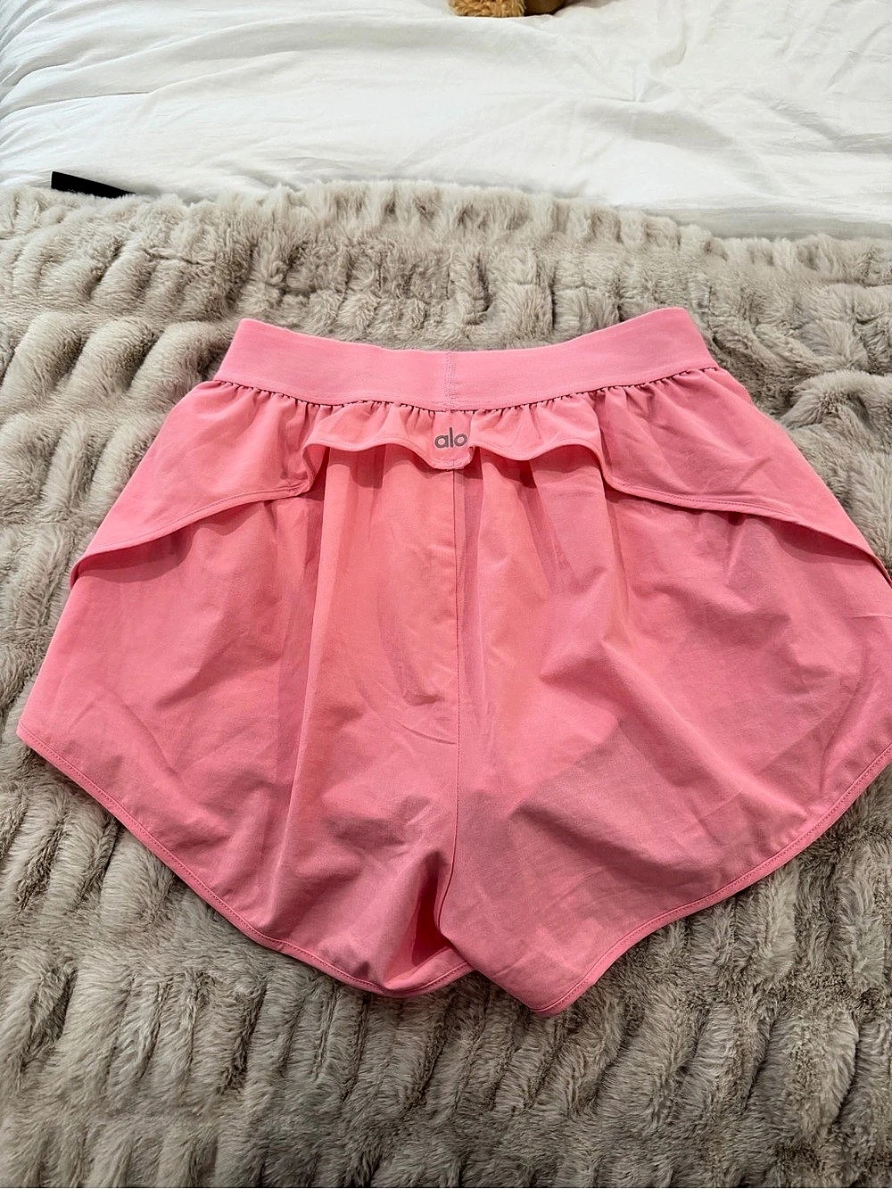 alo match point Shorts in neon bubblegum Size Medium Like New